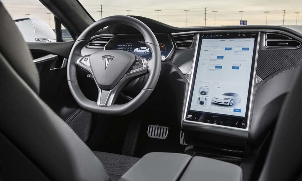 Tesla lanza el nuevo Autopilot FSD para los conductores que consideren seguros